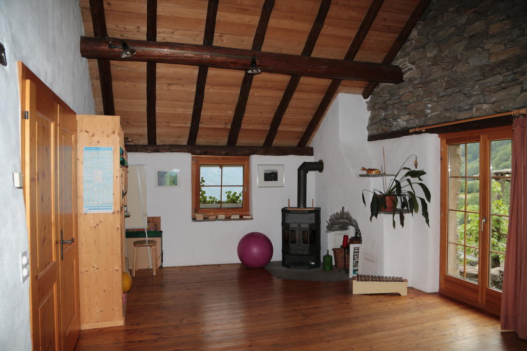 Casa Dosc Bed & Breakfast Verdabbio Exterior photo