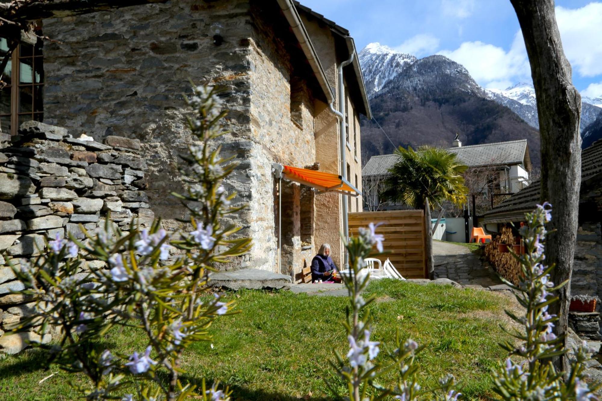 Casa Dosc Bed & Breakfast Verdabbio Exterior photo